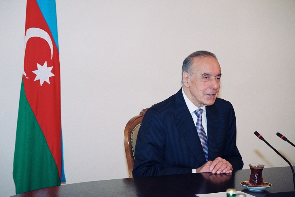 Heydar Aliyev Norway 
Heydər Əliyev Norveç 